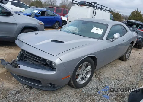 2017 Dodge Challenger Sxt z USA, uszkodzony, nr VIN 2C3CDZAG0HH572554